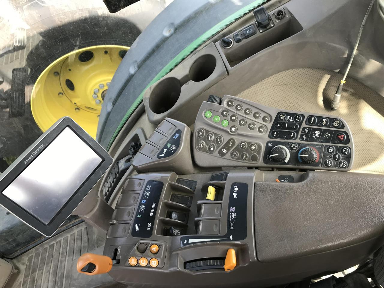 Máy cày John Deere 7230R: hình 7