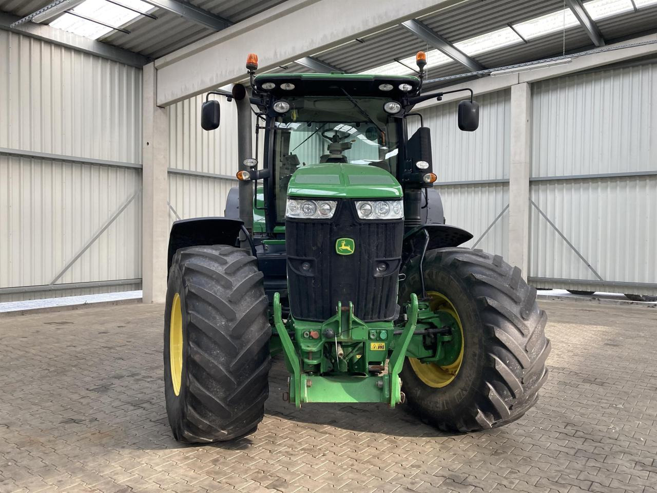 John Deere 7260R - Máy cày: hình 3 John Deere 7260R - Máy cày: hình 3