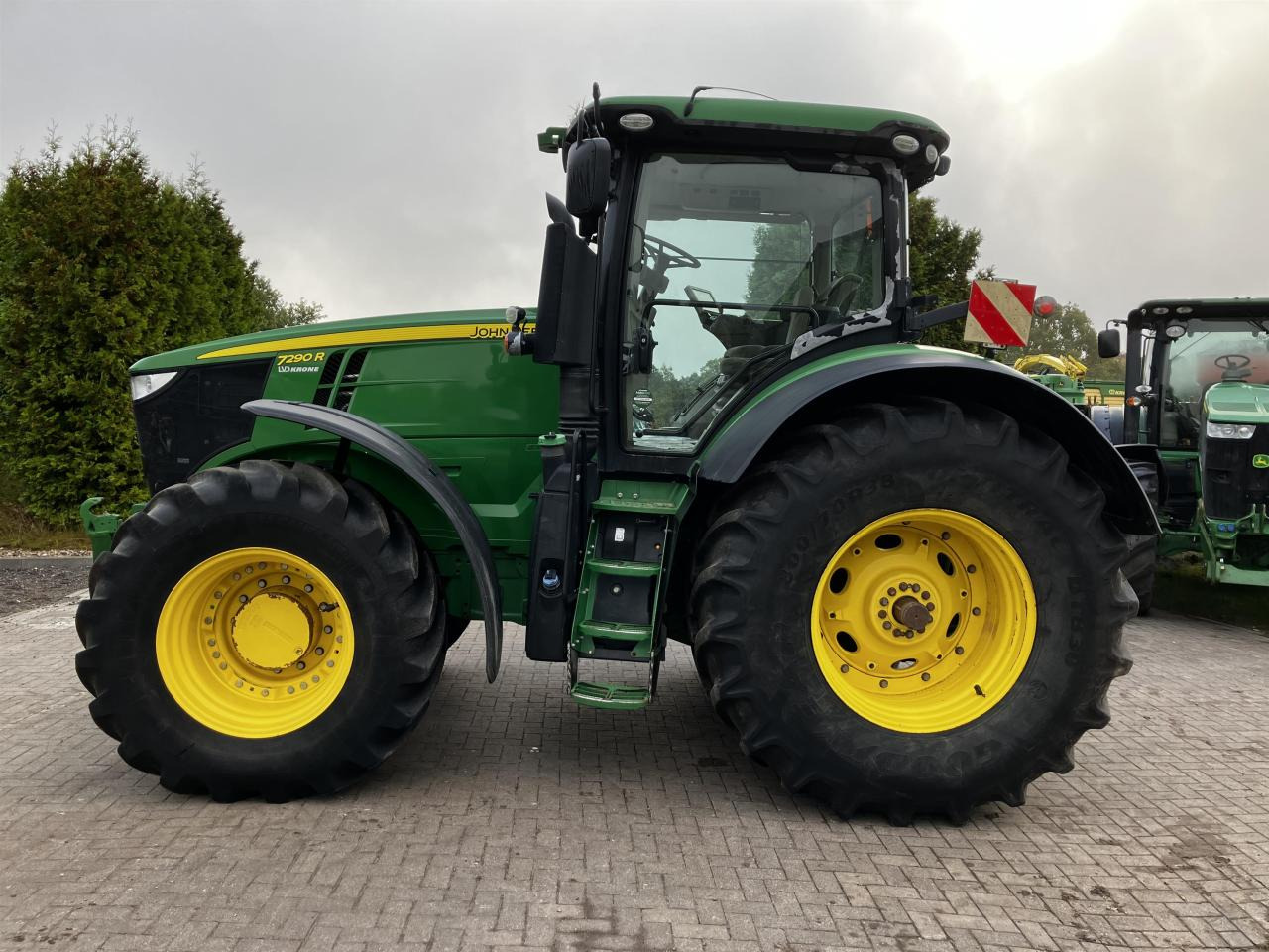 John Deere 7290R - Máy cày: hình 1 John Deere 7290R - Máy cày: hình 1