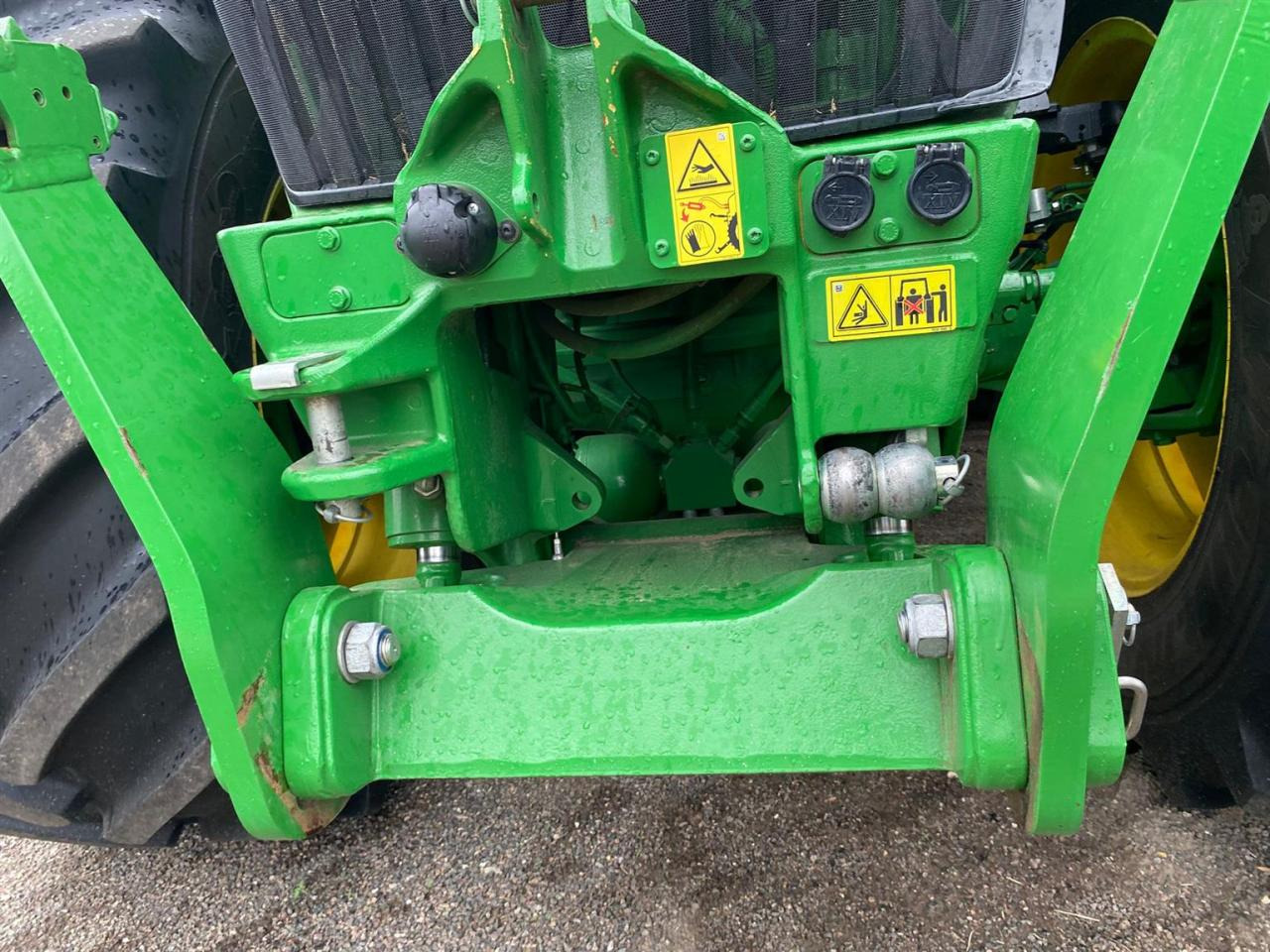John Deere 7R 310 - Máy cày: hình 2 John Deere 7R 310 - Máy cày: hình 2