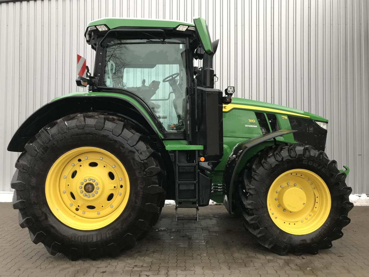 John Deere 7R 310 - Máy cày: hình 2 John Deere 7R 310 - Máy cày: hình 2