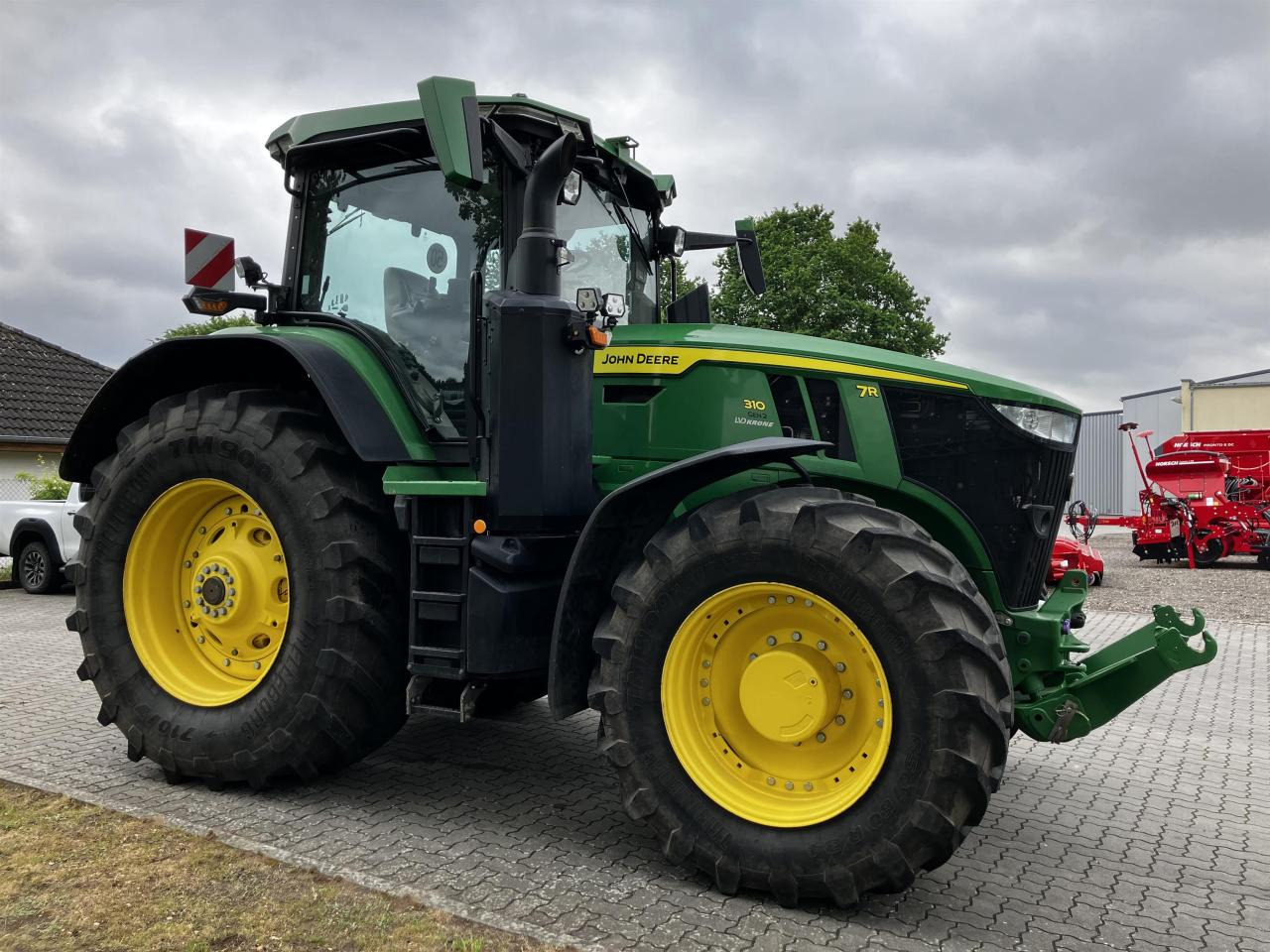 John Deere 7R 310 - Máy cày: hình 2 John Deere 7R 310 - Máy cày: hình 2