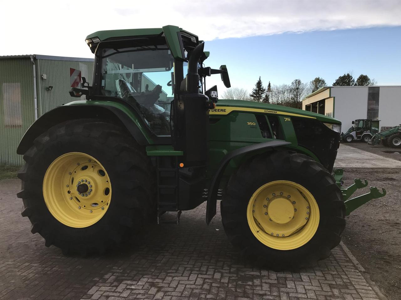 John Deere 7R 350 - Máy cày: hình 2 John Deere 7R 350 - Máy cày: hình 2