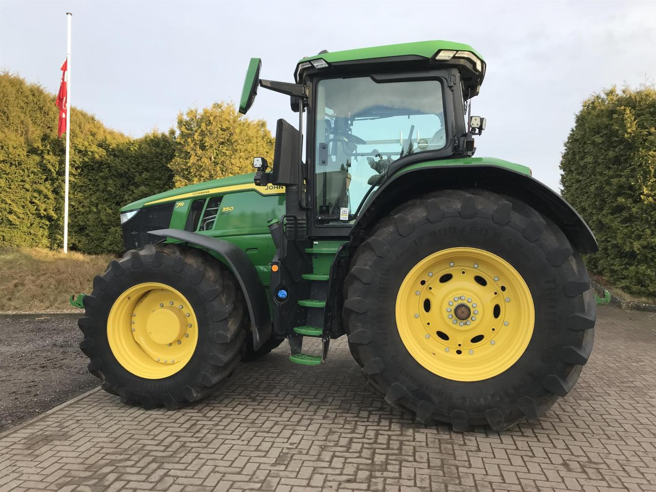 John Deere 7R 350 - Máy cày: hình 1 John Deere 7R 350 - Máy cày: hình 1