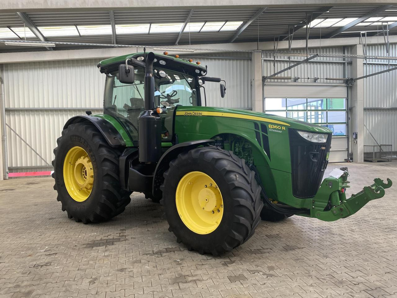 John Deere 8360R - Máy cày: hình 2 John Deere 8360R - Máy cày: hình 2