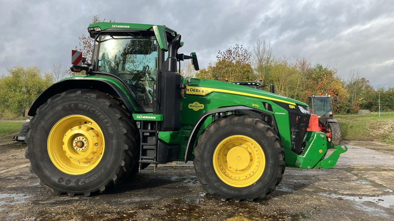 John Deere 8R 370 - Máy cày: hình 3 John Deere 8R 370 - Máy cày: hình 3