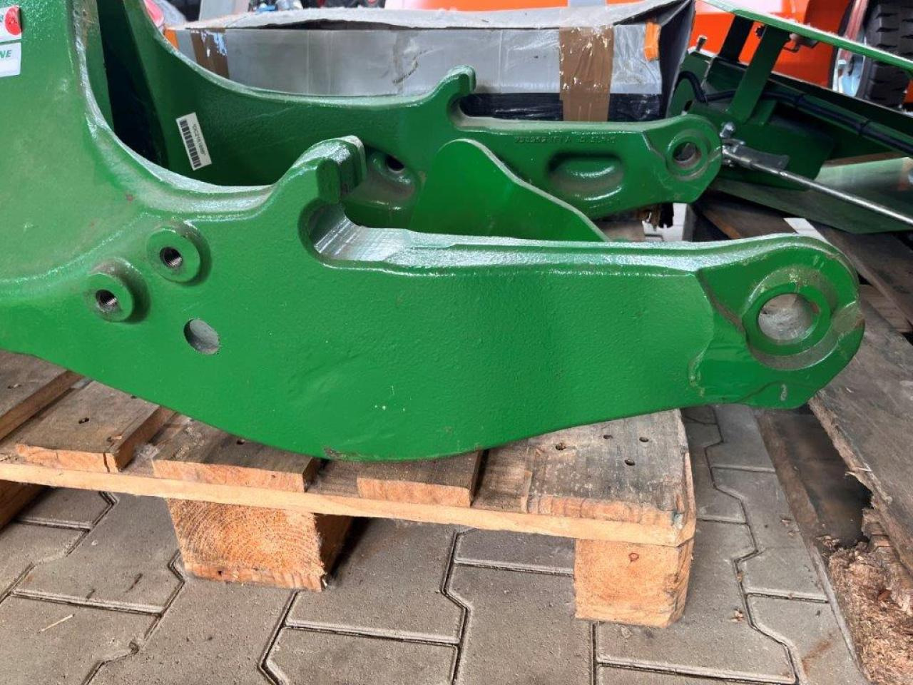 John Deere Anbaukonsolen - Máy chất hàng trước cho máy cày: hình 3 John Deere Anbaukonsolen - Máy chất hàng trước cho máy cày: hình 3