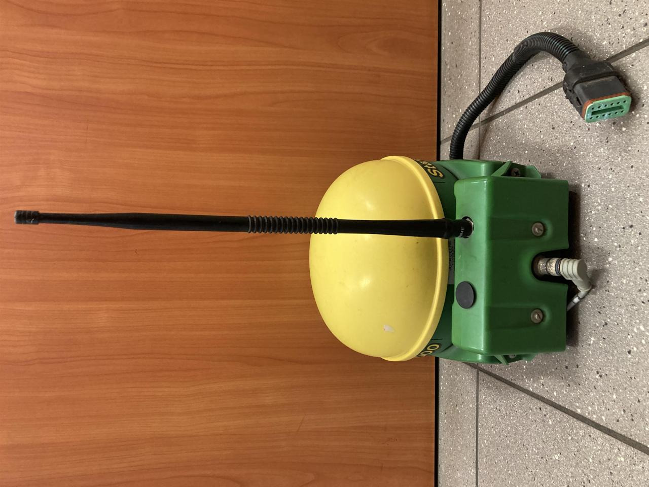 John Deere SF3000 - Hệ thống định vị cho Máy móc nông nghiệp: hình 3 John Deere SF3000 - Hệ thống định vị cho Máy móc nông nghiệp: hình 3