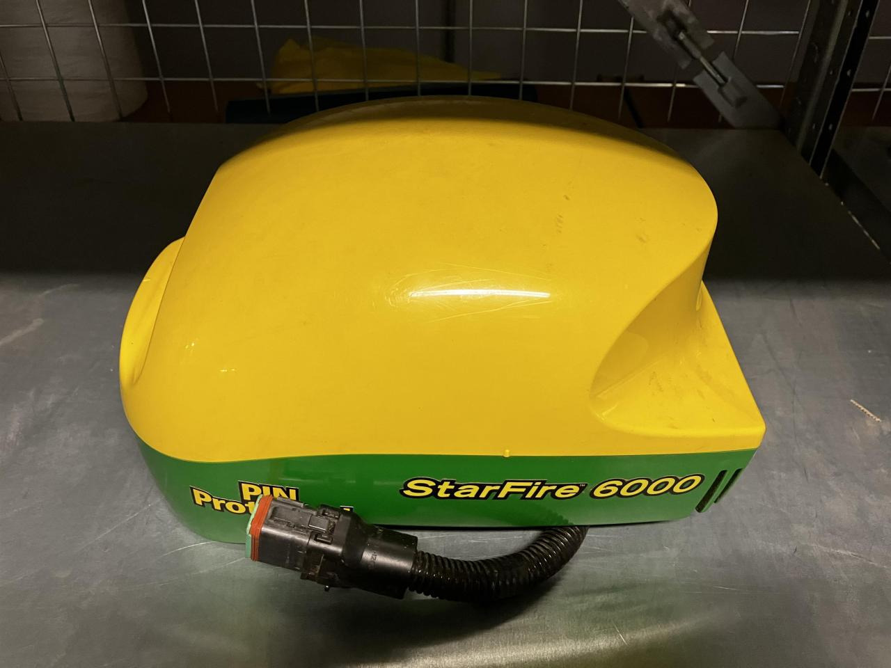 John Deere SF6000 - Hệ thống định vị cho Máy móc nông nghiệp: hình 1 John Deere SF6000 - Hệ thống định vị cho Máy móc nông nghiệp: hình 1