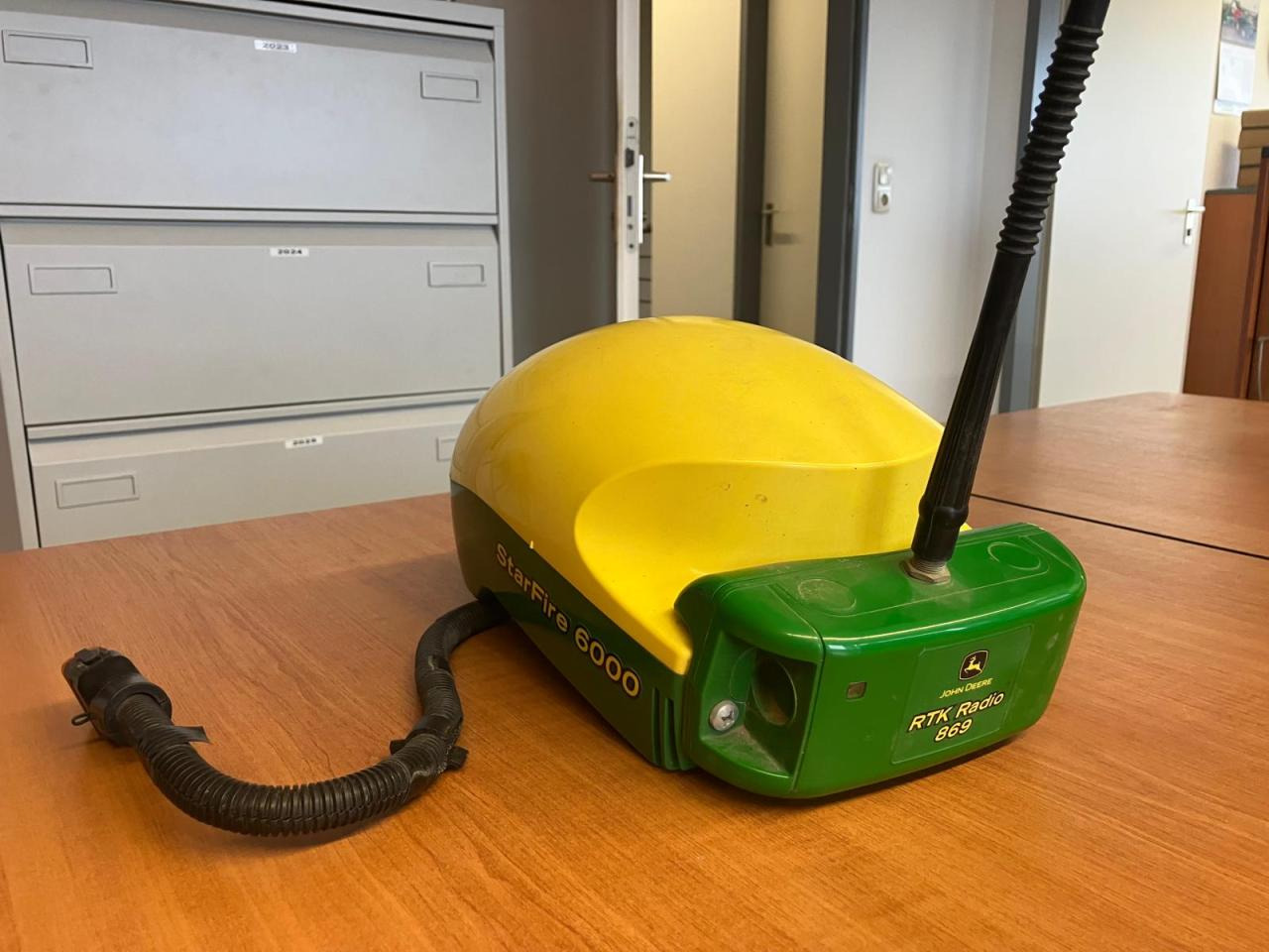 John Deere SF6000 RTK - Hệ thống định vị cho Máy móc nông nghiệp: hình 2 John Deere SF6000 RTK - Hệ thống định vị cho Máy móc nông nghiệp: hình 2