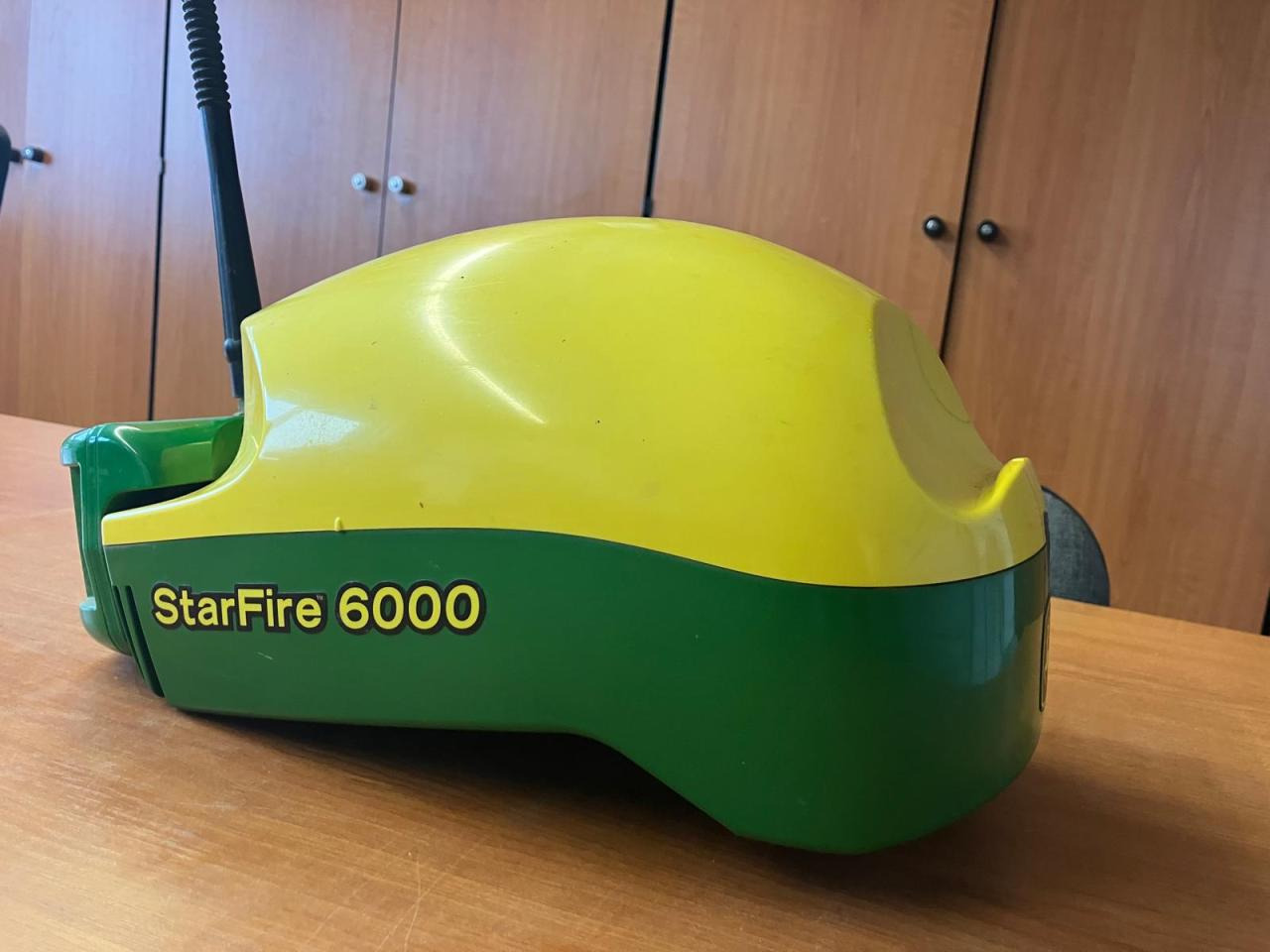 John Deere SF6000 RTK - Hệ thống định vị cho Máy móc nông nghiệp: hình 1 John Deere SF6000 RTK - Hệ thống định vị cho Máy móc nông nghiệp: hình 1