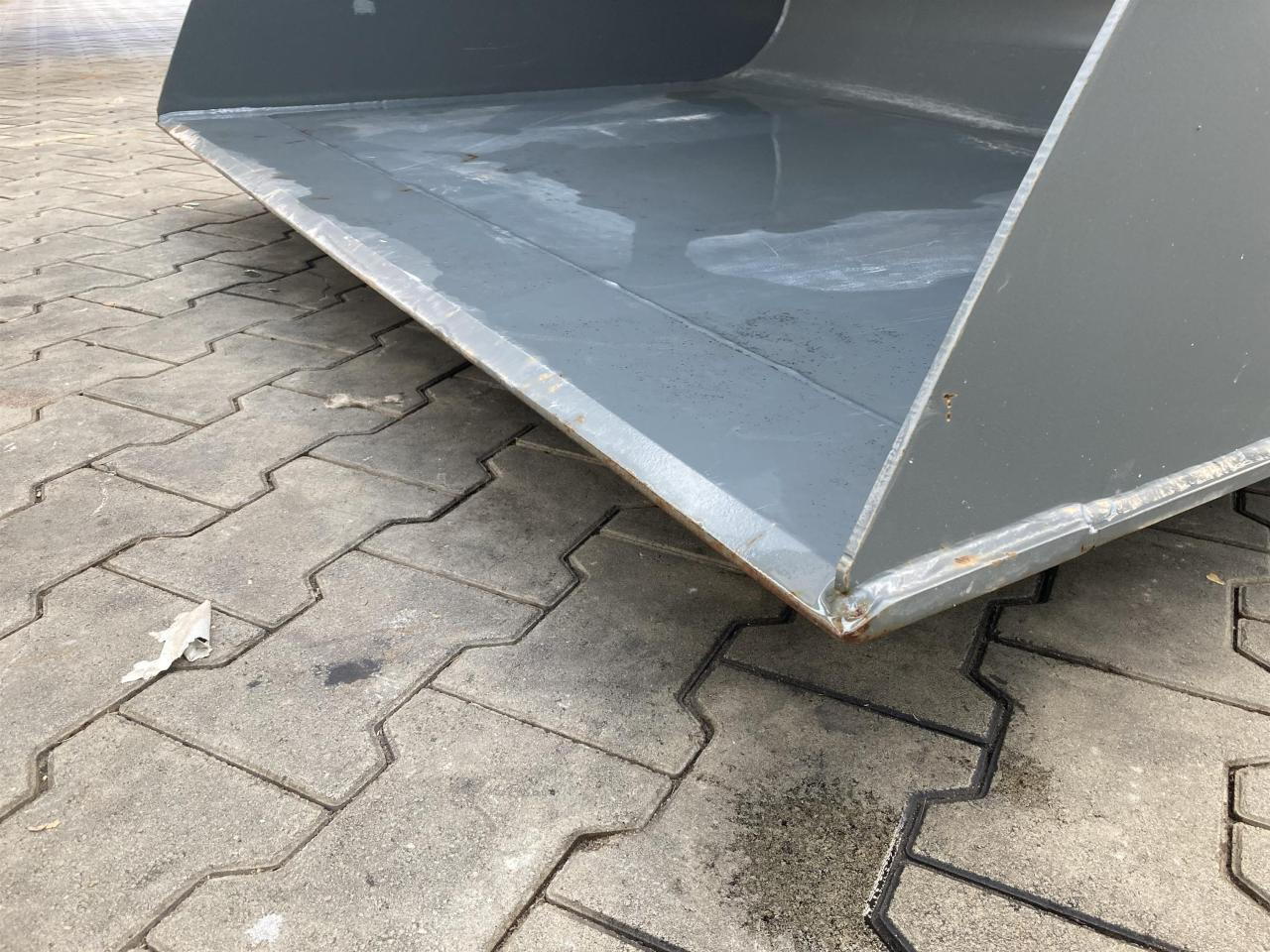 Kramer 1600 mm - Gầu: hình 2 Kramer 1600 mm - Gầu: hình 2