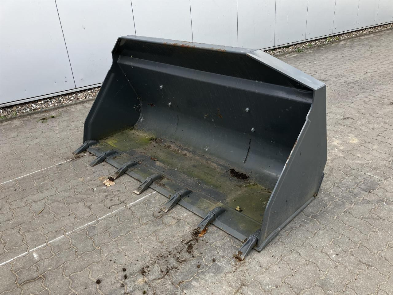 Kramer 2150 mm - Gầu: hình 2 Kramer 2150 mm - Gầu: hình 2