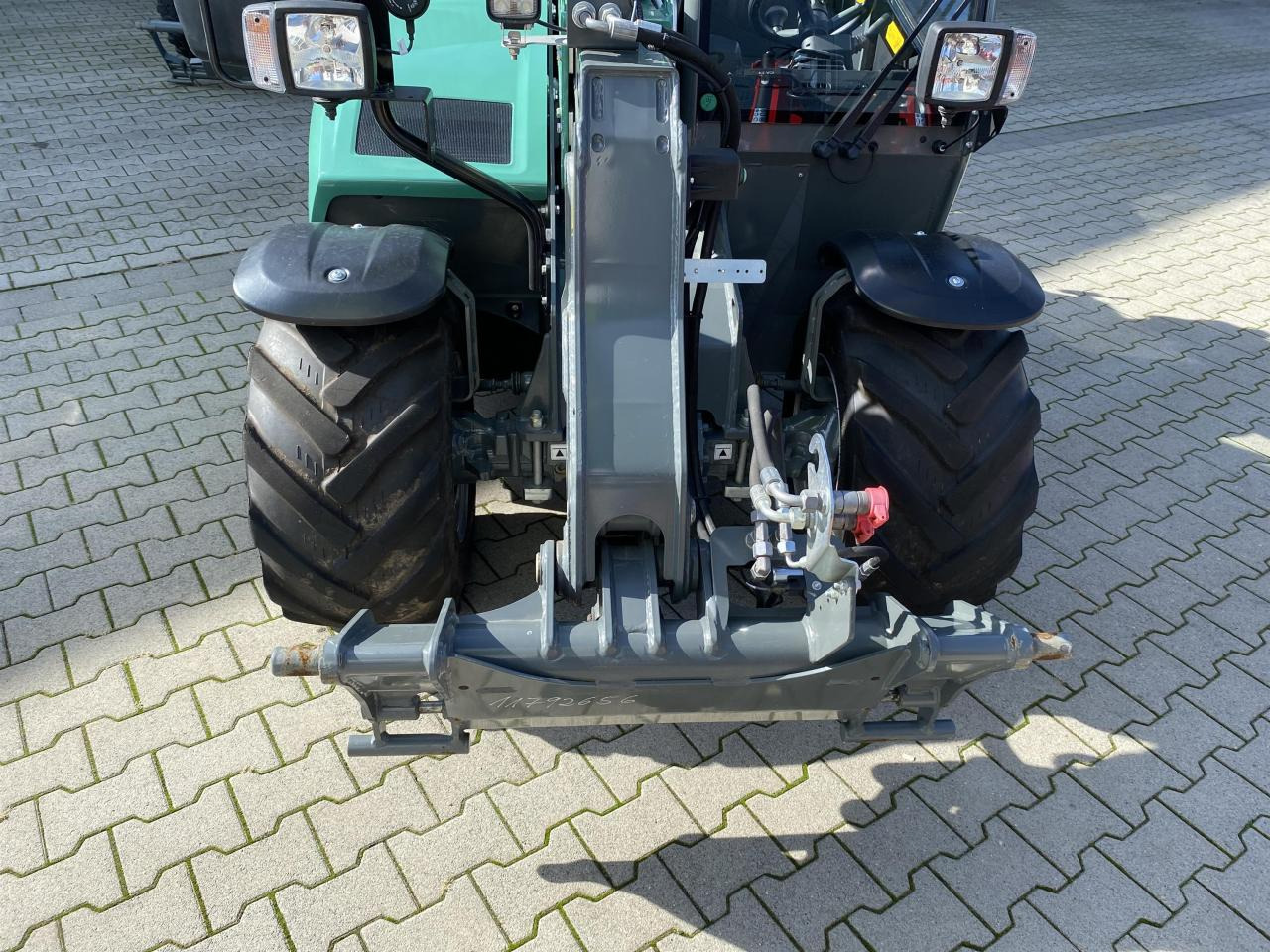 Kramer KT144e - Xe nhấc hình viễn vọng kính: hình 4 Kramer KT144e - Xe nhấc hình viễn vọng kính: hình 4