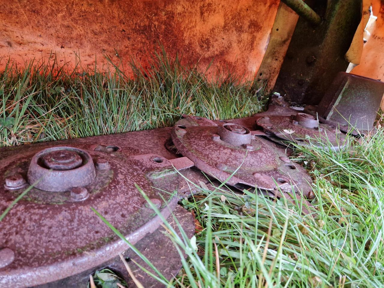 Krone AM 243S - Máy cắt cỏ: hình 4 Krone AM 243S - Máy cắt cỏ: hình 4