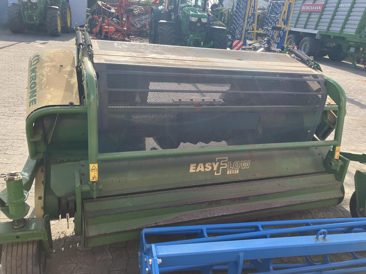 Krone BIG X 700 - Máy gặt đập thức ăn gia súc: hình 2 Krone BIG X 700 - Máy gặt đập thức ăn gia súc: hình 2
