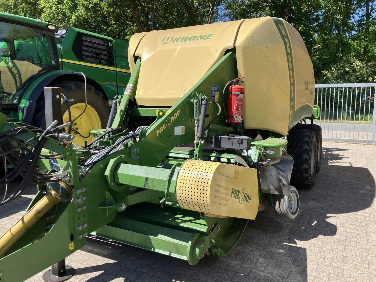 Krone Big Pack 1270 XC - Máy đóng kiện vuông: hình 1 Krone Big Pack 1270 XC - Máy đóng kiện vuông: hình 1