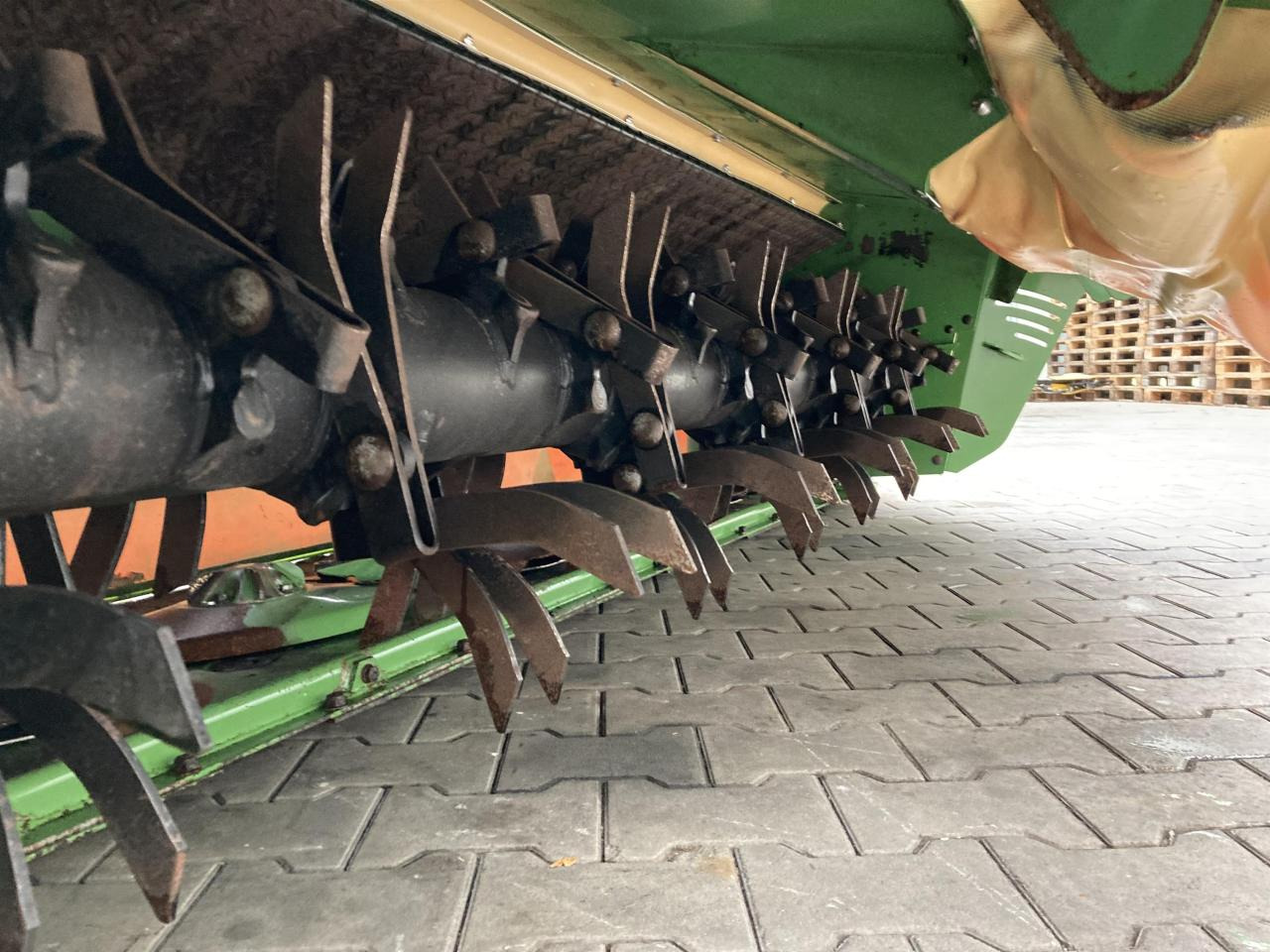 Krone EC F 320 CV - Máy cắt cỏ: hình 4 Krone EC F 320 CV - Máy cắt cỏ: hình 4