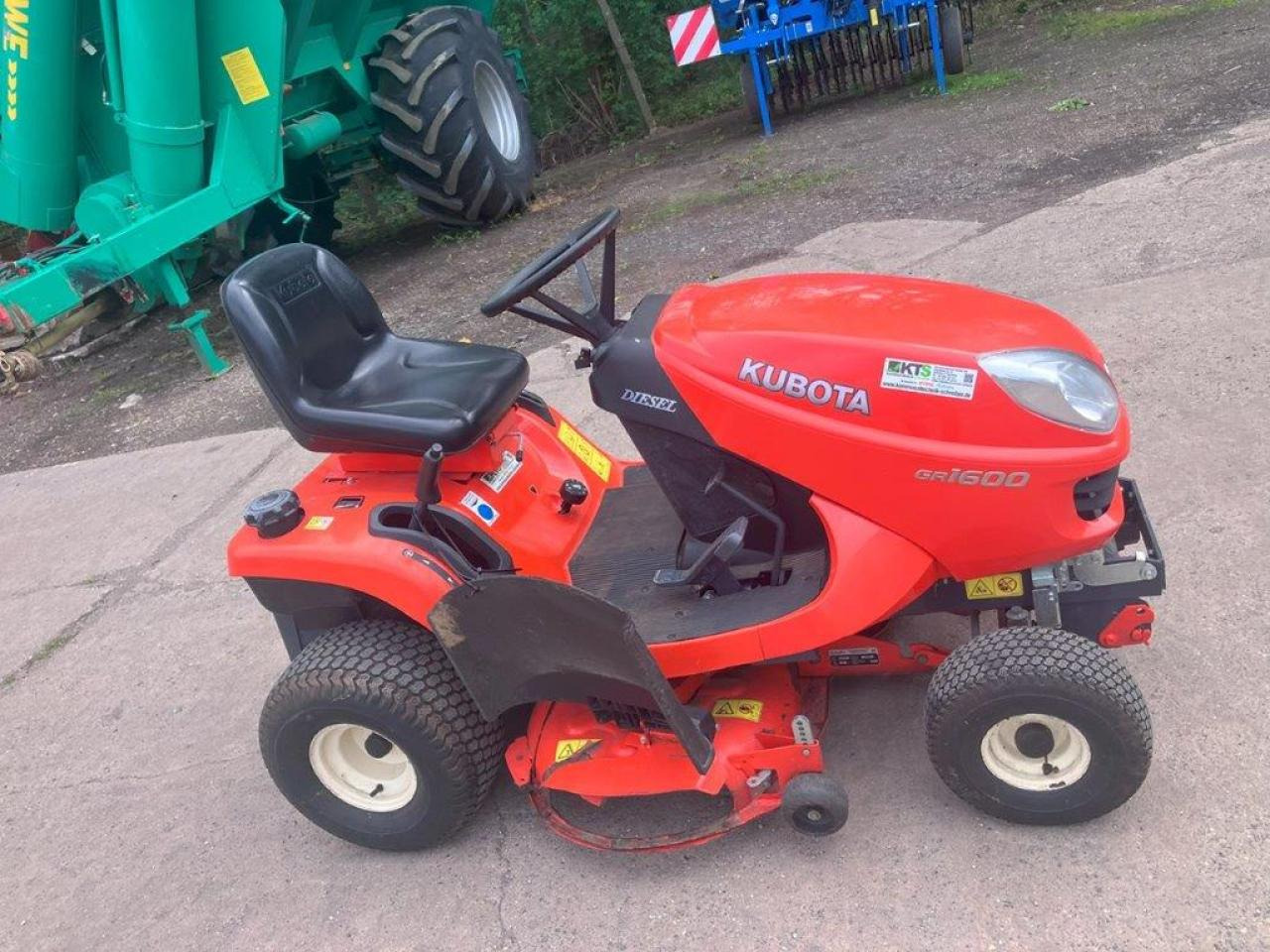 Kubota GR1600-ID-II - Máy cắt cỏ vườn: hình 3 Kubota GR1600-ID-II - Máy cắt cỏ vườn: hình 3