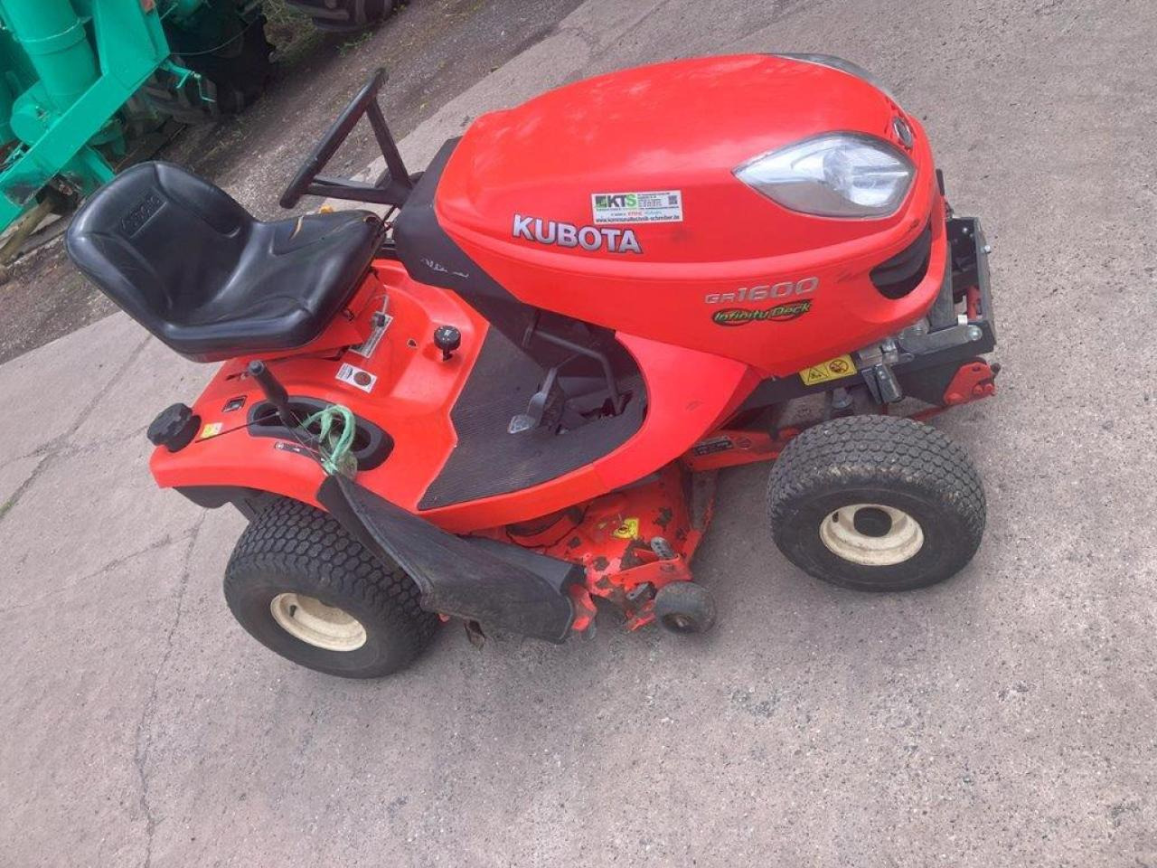 Kubota GR1600-ID-II - Máy cắt cỏ vườn: hình 3 Kubota GR1600-ID-II - Máy cắt cỏ vườn: hình 3