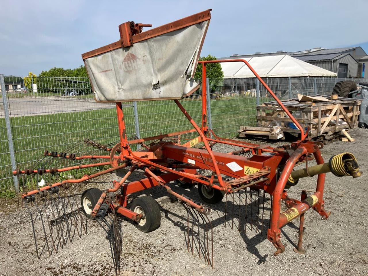 Kuhn GA 4311 GM - Dàn trải/ Cào: hình 2 Kuhn GA 4311 GM - Dàn trải/ Cào: hình 2