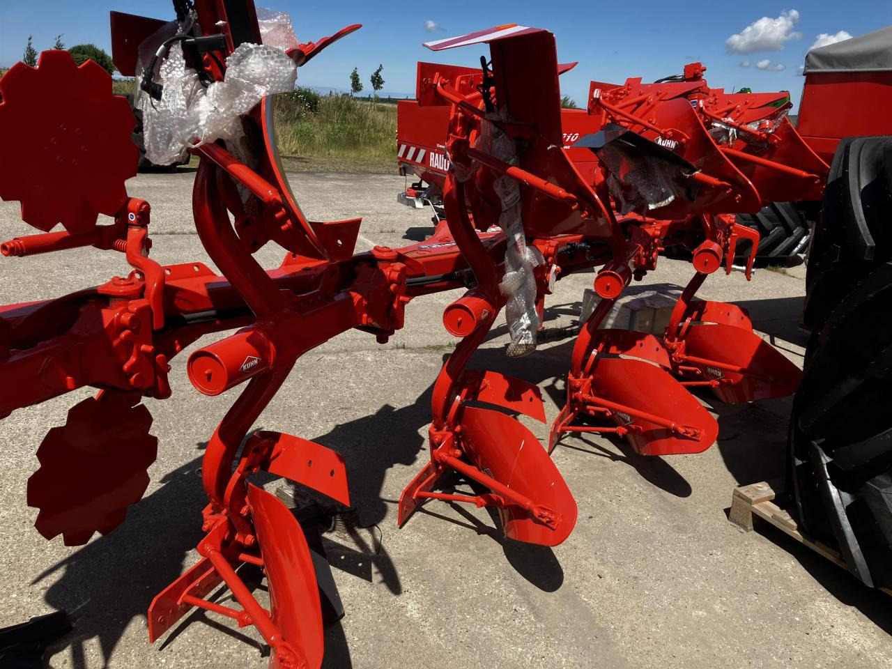 Kuhn Vari-Master L5E - Cày: hình 2 Kuhn Vari-Master L5E - Cày: hình 2