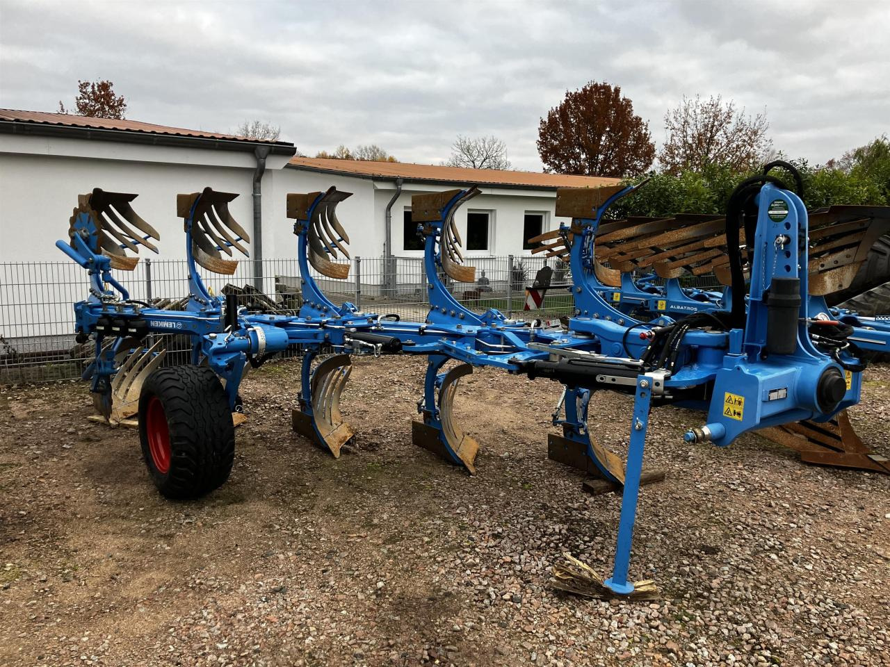 Lemken Juwel 8 M V U 5 L 100 - Cày: hình 1 Lemken Juwel 8 M V U 5 L 100 - Cày: hình 1