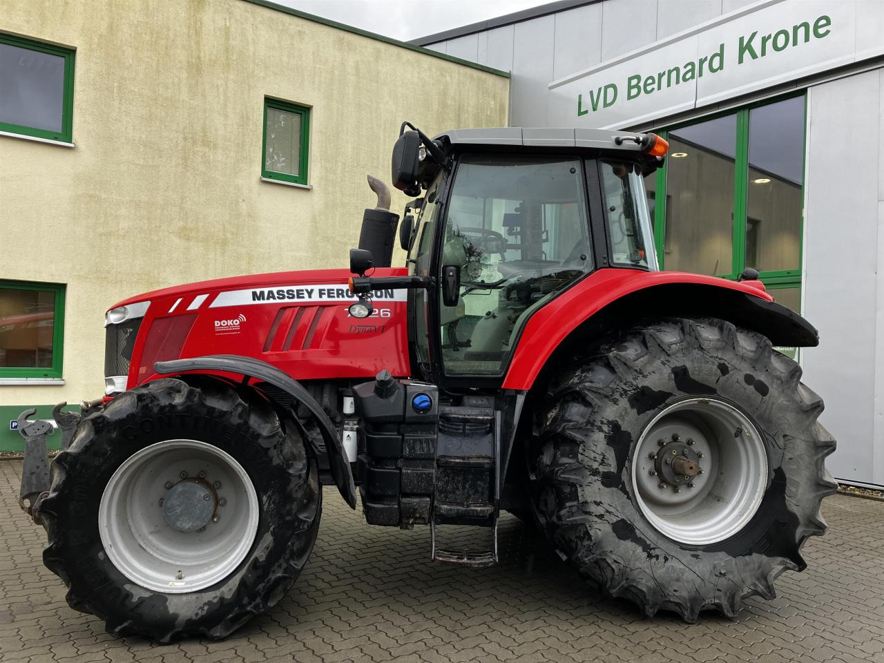Massey Ferguson 7726 - Máy cày: hình 1 Massey Ferguson 7726 - Máy cày: hình 1