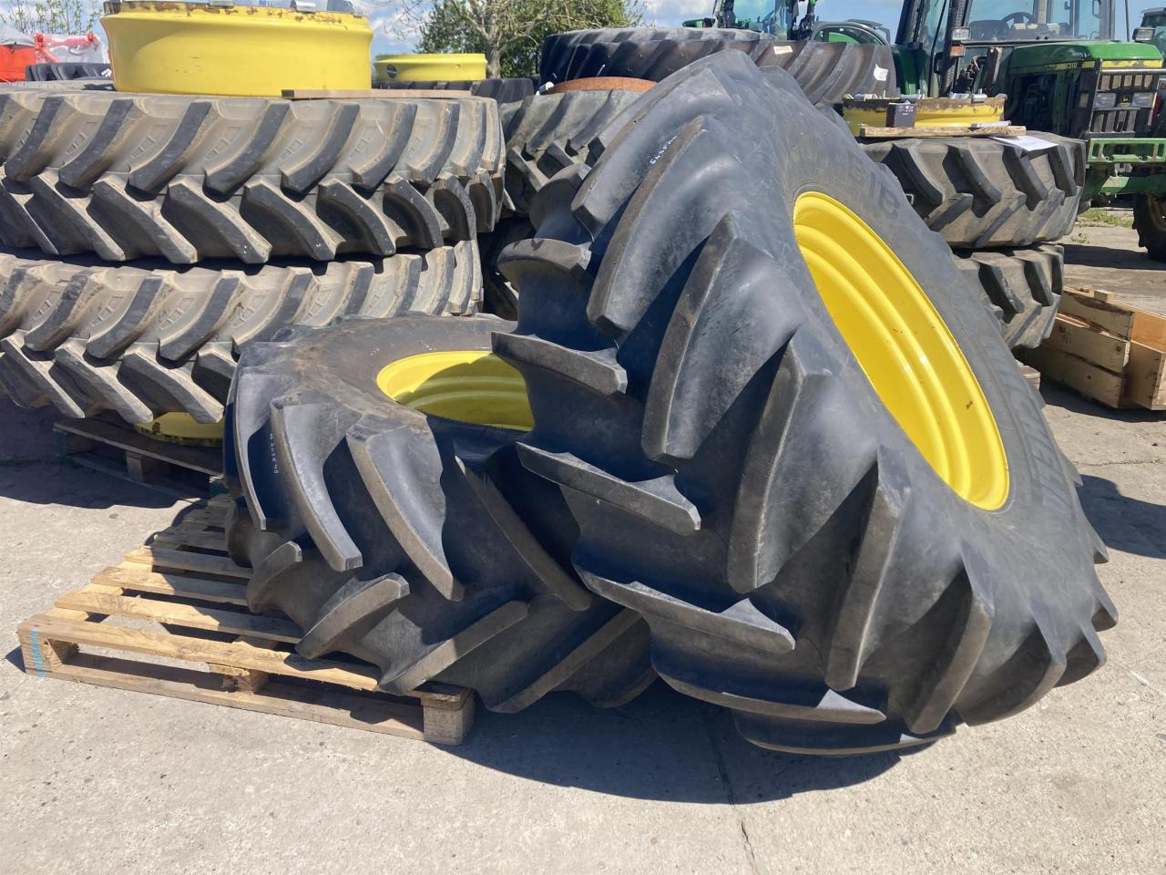 Michelin 600/70R30 - Lốp cho Máy móc nông nghiệp: hình 1 Michelin 600/70R30 - Lốp cho Máy móc nông nghiệp: hình 1