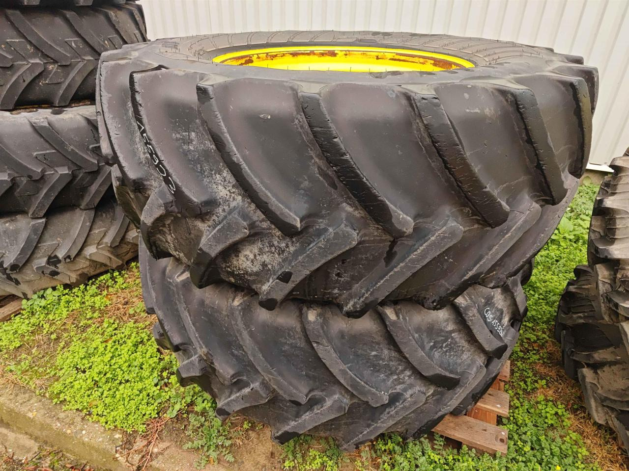 Mitas 600/65R34 - Lốp cho Máy móc nông nghiệp: hình 1 Mitas 600/65R34 - Lốp cho Máy móc nông nghiệp: hình 1