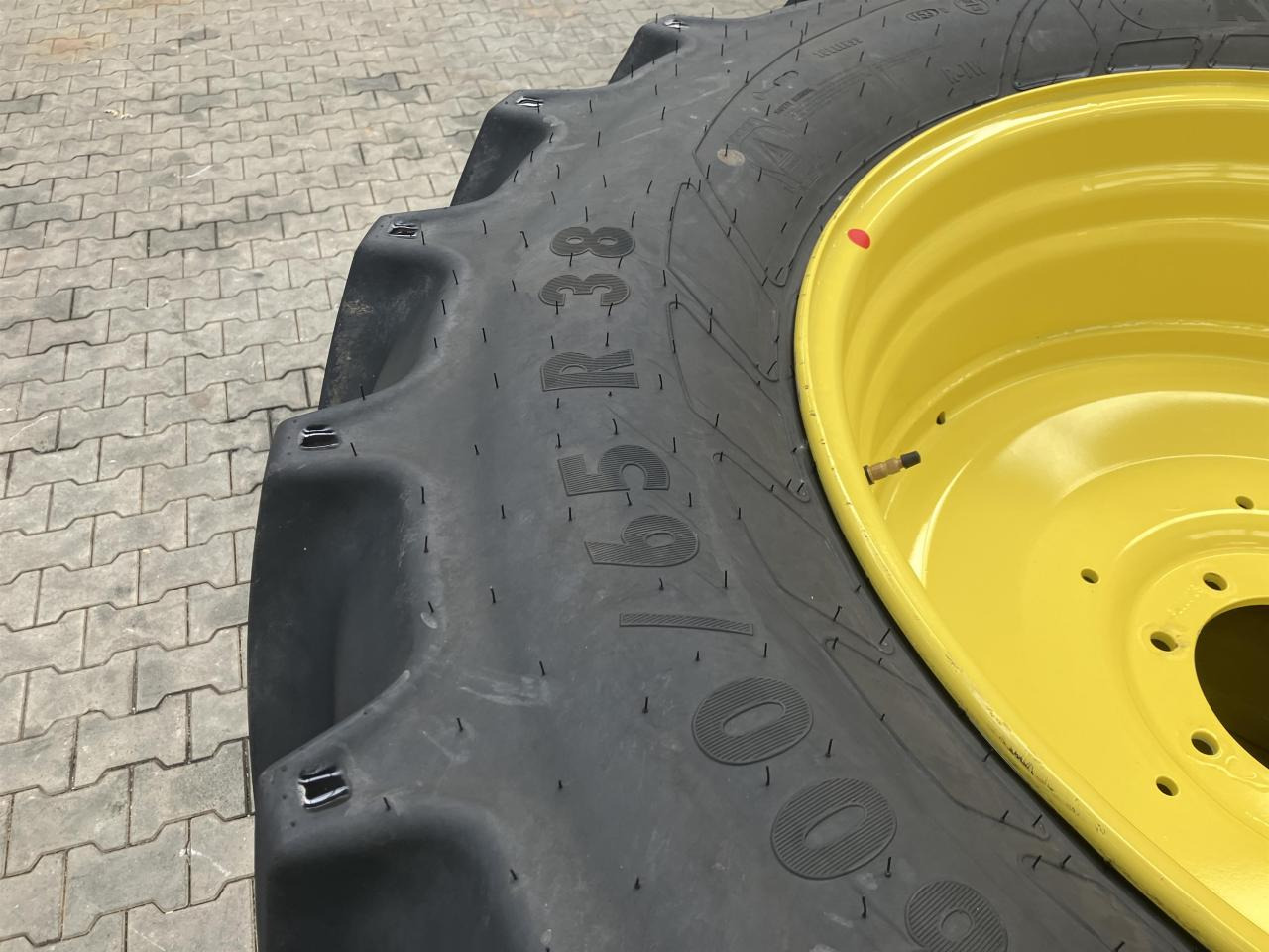 Mitas 600/65R38 - Lốp cho Máy móc nông nghiệp: hình 2 Mitas 600/65R38 - Lốp cho Máy móc nông nghiệp: hình 2