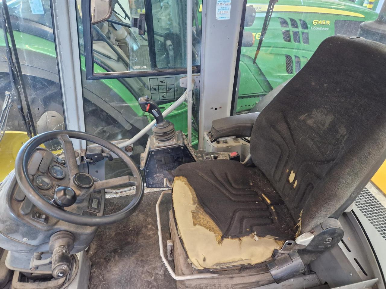 Paus RL 655 - Máy xúc lật bánh lốp: hình 3 Paus RL 655 - Máy xúc lật bánh lốp: hình 3