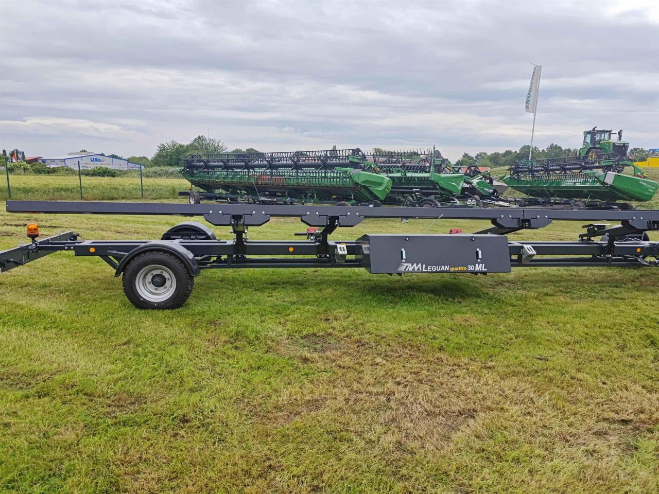 TAM Leguan Quattro ML 30ft - Máy gặt liên hợp: hình 3 TAM Leguan Quattro ML 30ft - Máy gặt liên hợp: hình 3