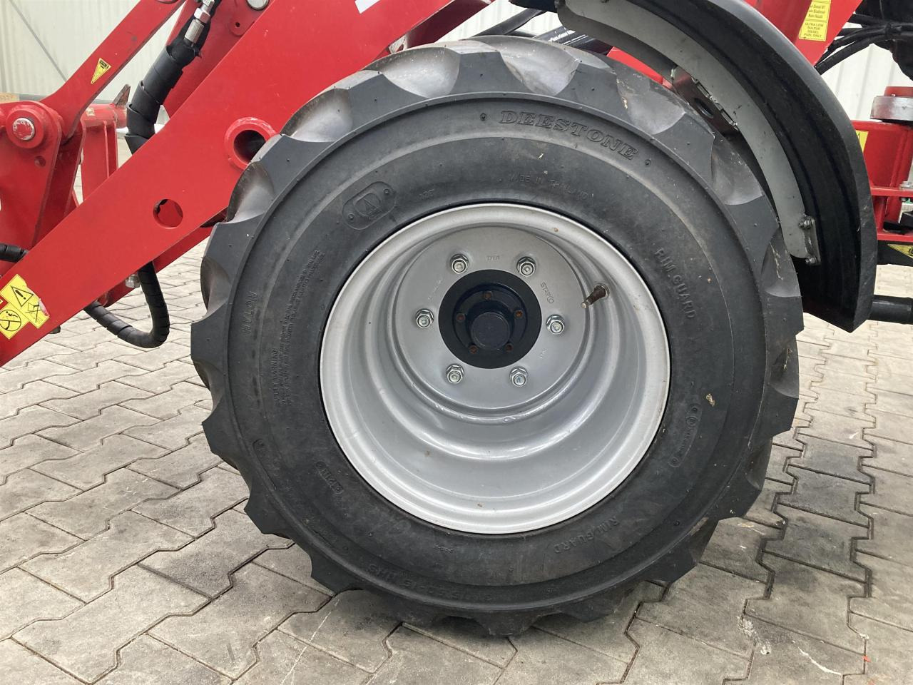 Thaler 2438H - Máy xúc lật bánh lốp: hình 4 Thaler 2438H - Máy xúc lật bánh lốp: hình 4
