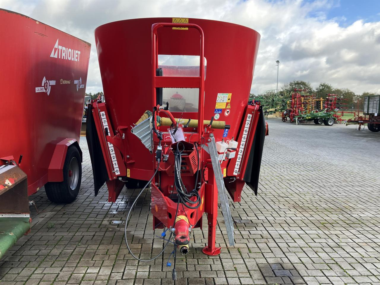 Trioliet Solomix 2 1600 ZK - Xe trộn thức ăn gia súc: hình 2 Trioliet Solomix 2 1600 ZK - Xe trộn thức ăn gia súc: hình 2