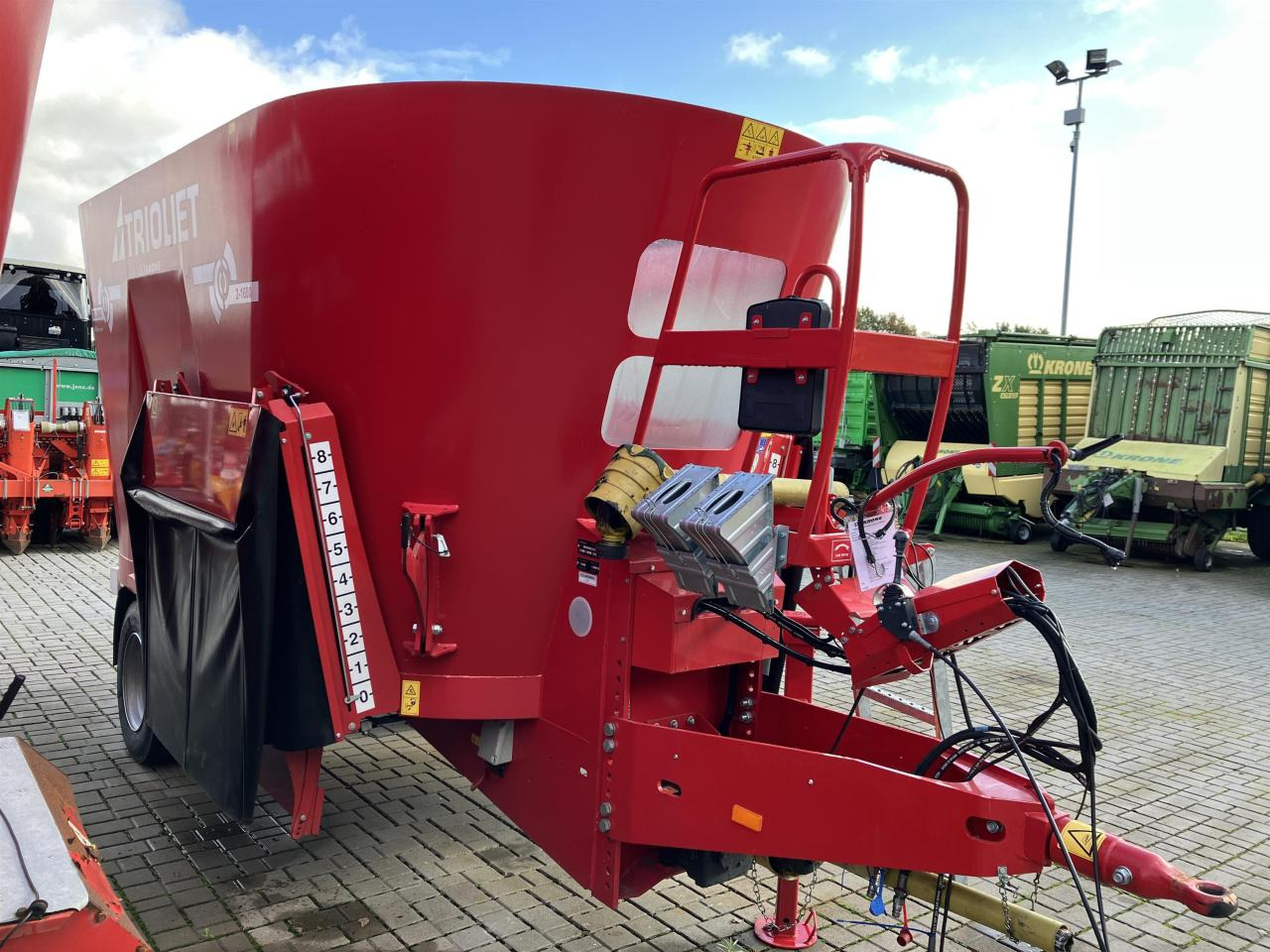 Trioliet Solomix 2 1600 ZK - Xe trộn thức ăn gia súc: hình 3 Trioliet Solomix 2 1600 ZK - Xe trộn thức ăn gia súc: hình 3