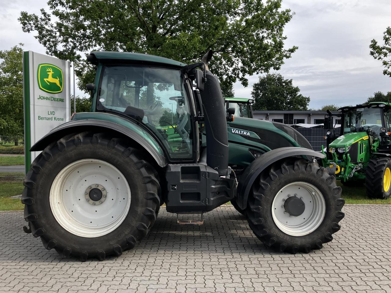 Valtra T174 Versu - Máy cày: hình 2 Valtra T174 Versu - Máy cày: hình 2