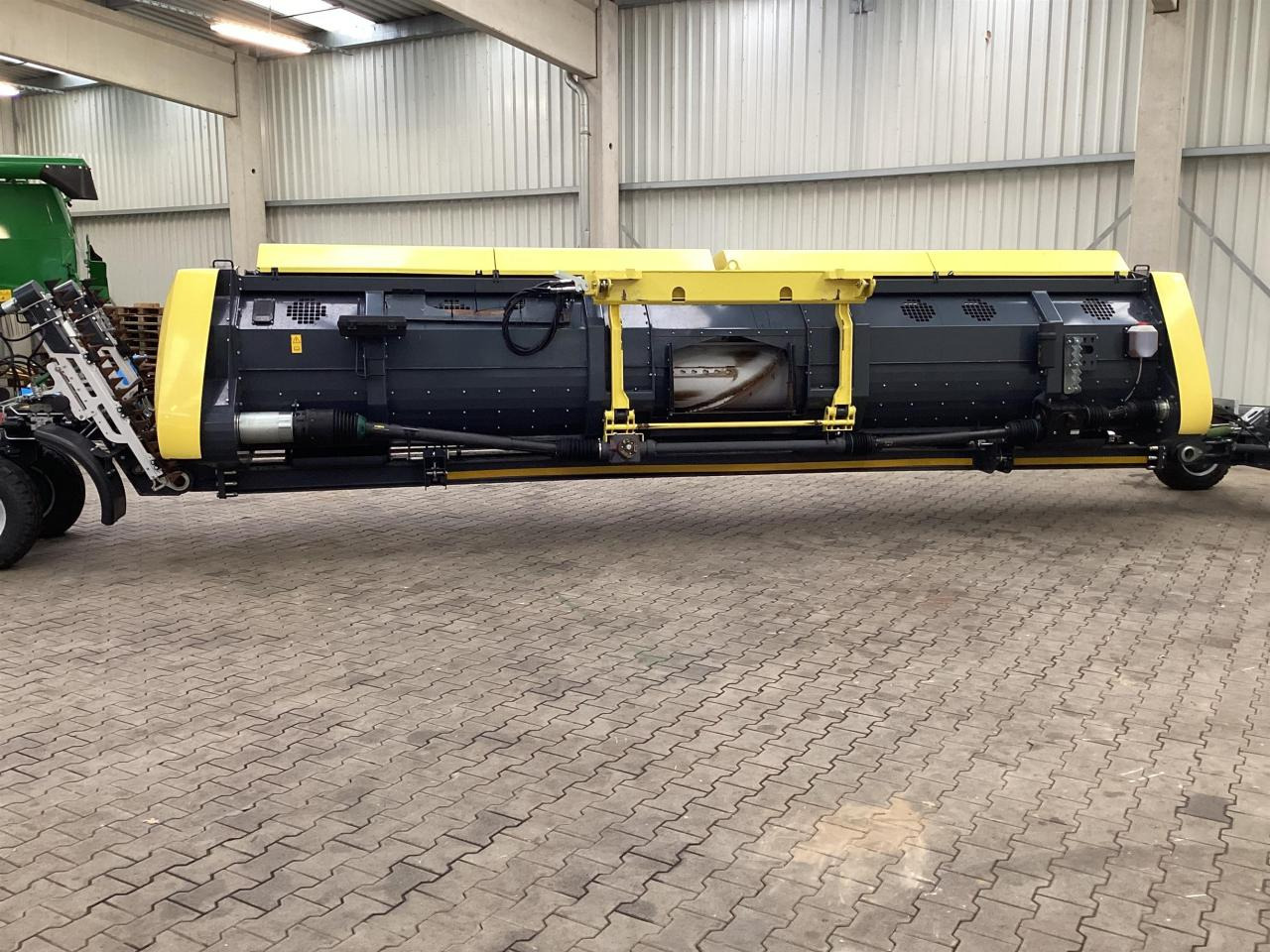 Zürn Profi Cut 700 - Đính kèm máy gặt đập thức ăn gia súc: hình 3 Zürn Profi Cut 700 - Đính kèm máy gặt đập thức ăn gia súc: hình 3