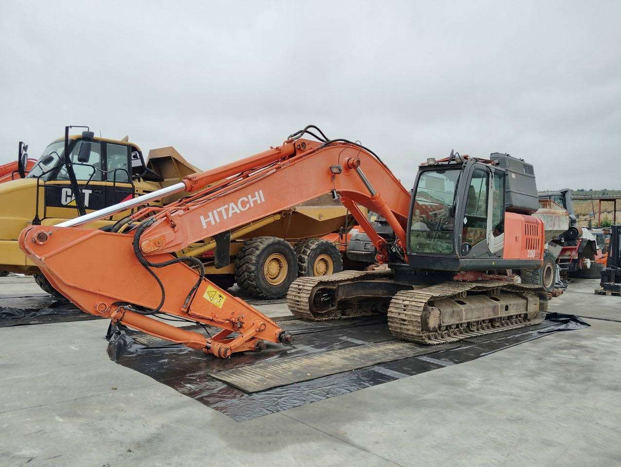 EXCAVADORA HITACHI ZX250LCN-3 - Máy xúc bánh xích: hình 1 EXCAVADORA HITACHI ZX250LCN-3 - Máy xúc bánh xích: hình 1