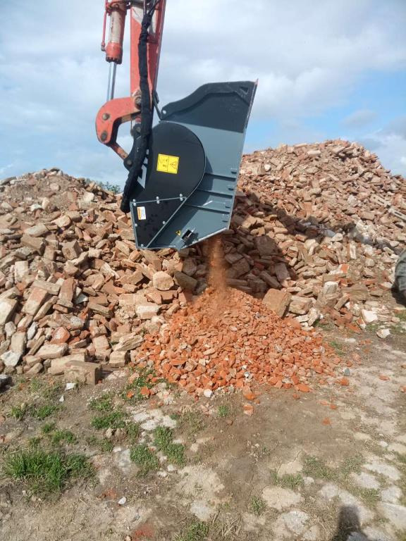 CM Crusher CBF-L 120 Crusher Bucket - Gầu cho Máy xúc lật đa năng: hình 4 CM Crusher CBF-L 120 Crusher Bucket - Gầu cho Máy xúc lật đa năng: hình 4