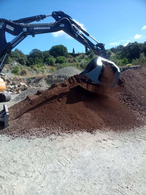 CM Crusher CBR 12 Screening Bucket - Gầu cho Máy xúc lật đa năng: hình 4 CM Crusher CBR 12 Screening Bucket - Gầu cho Máy xúc lật đa năng: hình 4