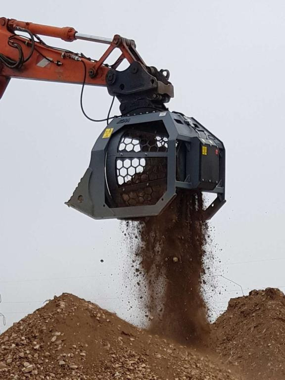 CM Crusher CBR 18 Screening Bucket - Gầu cho Máy xúc lật đa năng: hình 1 CM Crusher CBR 18 Screening Bucket - Gầu cho Máy xúc lật đa năng: hình 1