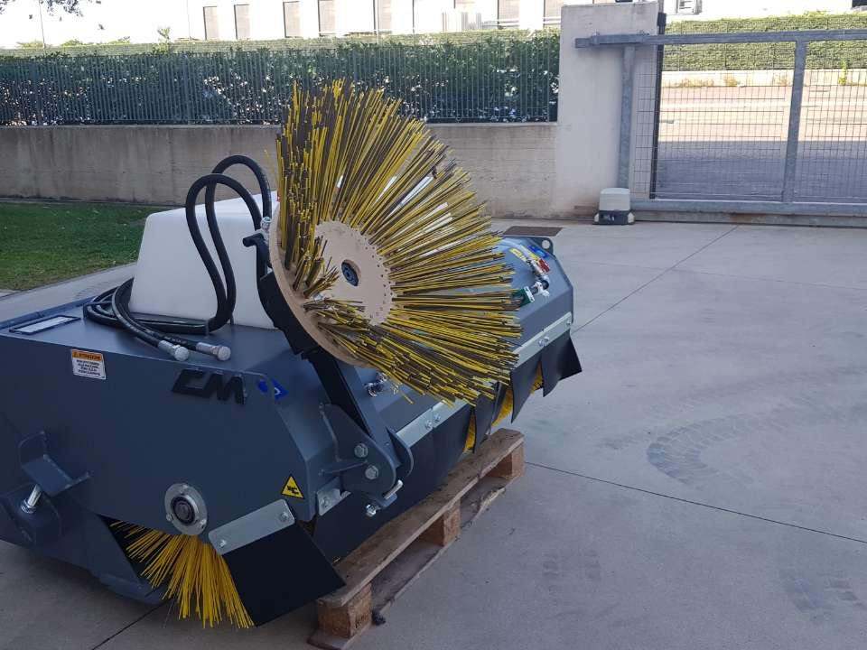 CM Crusher CBS 175 HD Sweeping Bucket - Chổi cho Máy xúc lật đa năng: hình 3 CM Crusher CBS 175 HD Sweeping Bucket - Chổi cho Máy xúc lật đa năng: hình 3