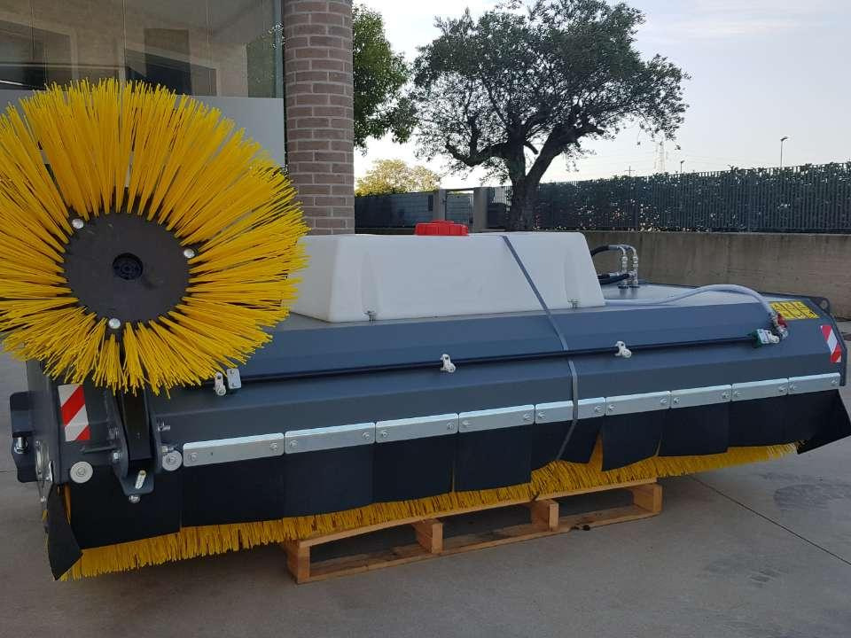 CM Crusher CBS 225 Sweeping Bucket - Chổi cho Máy xúc lật đa năng: hình 2 CM Crusher CBS 225 Sweeping Bucket - Chổi cho Máy xúc lật đa năng: hình 2