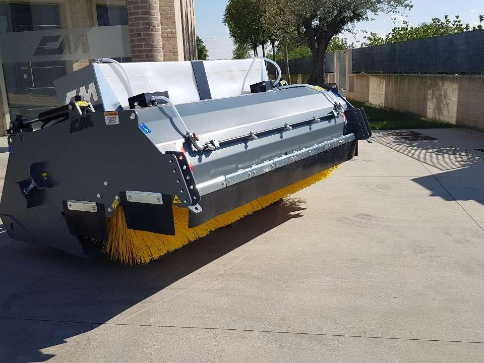 CM Crusher CBS PROFI 250 Sweeping Bucket - Chổi cho Máy xúc lật bánh lốp: hình 1 CM Crusher CBS PROFI 250 Sweeping Bucket - Chổi cho Máy xúc lật bánh lốp: hình 1