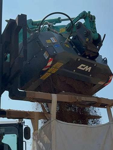 CM Crusher CDS 10 Screening Bucket - Gầu cho Máy xúc lật đa năng: hình 1 CM Crusher CDS 10 Screening Bucket - Gầu cho Máy xúc lật đa năng: hình 1