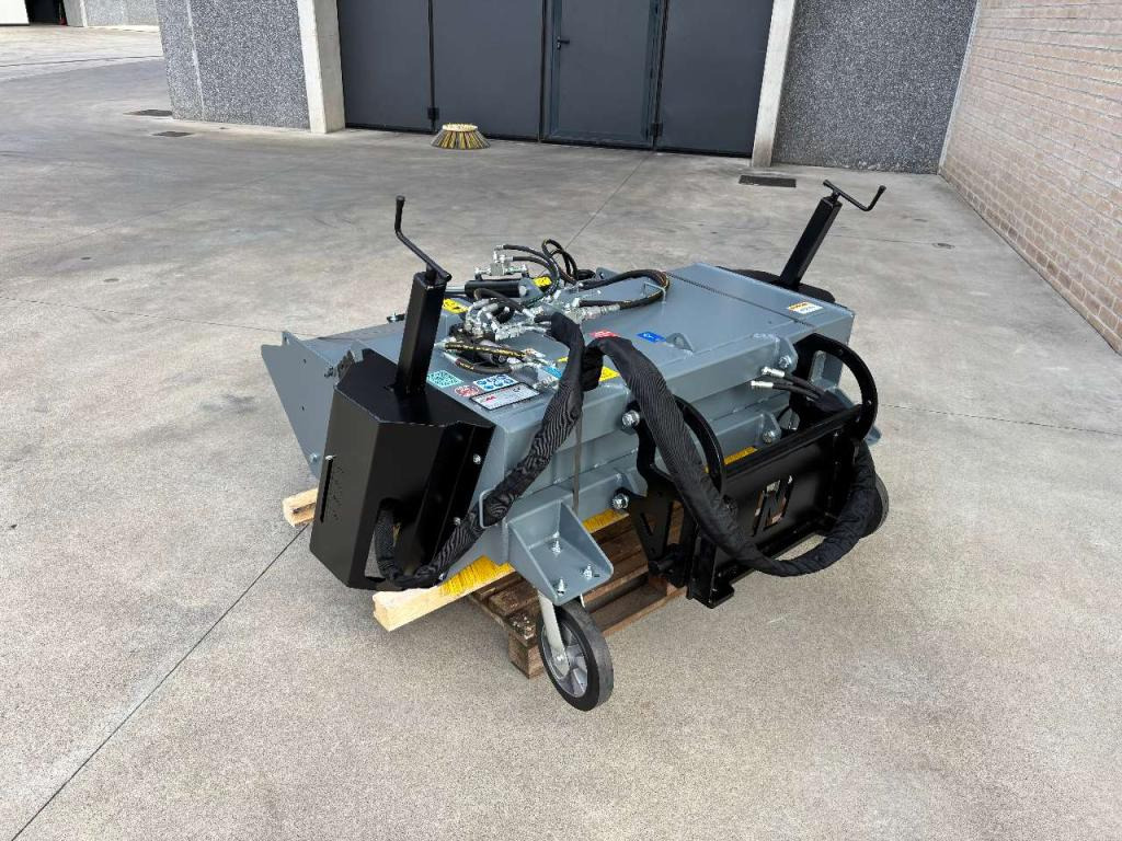 CM Crusher CSI 125 Sweeping Bucket - Chổi cho Máy xúc lật đa năng: hình 3 CM Crusher CSI 125 Sweeping Bucket - Chổi cho Máy xúc lật đa năng: hình 3