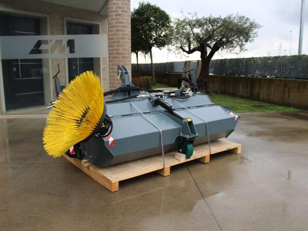 CM Crusher CSI 200 Sweeping Bucket - Chổi cho Máy cày: hình 1 CM Crusher CSI 200 Sweeping Bucket - Chổi cho Máy cày: hình 1