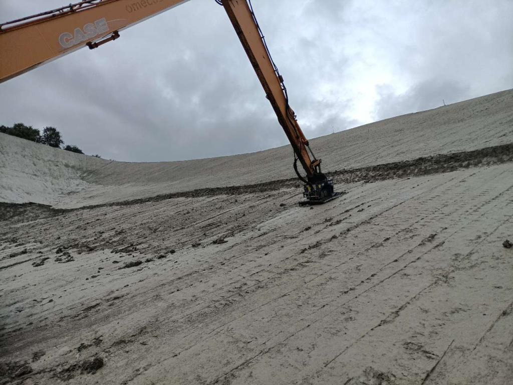 CM Crusher PV 60.100 Vibrating Plate - Đĩa rung: hình 2 CM Crusher PV 60.100 Vibrating Plate - Đĩa rung: hình 2