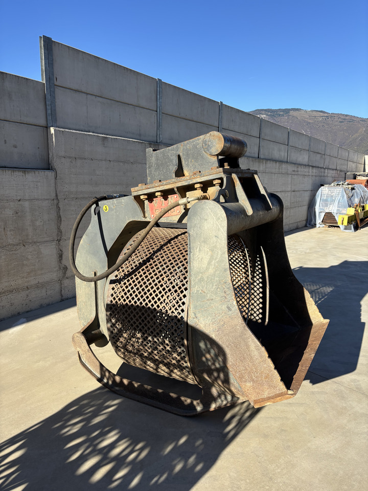 VTN SR10 screening bucket - USED - Gầu cho Máy xúc: hình 1 VTN SR10 screening bucket - USED - Gầu cho Máy xúc: hình 1